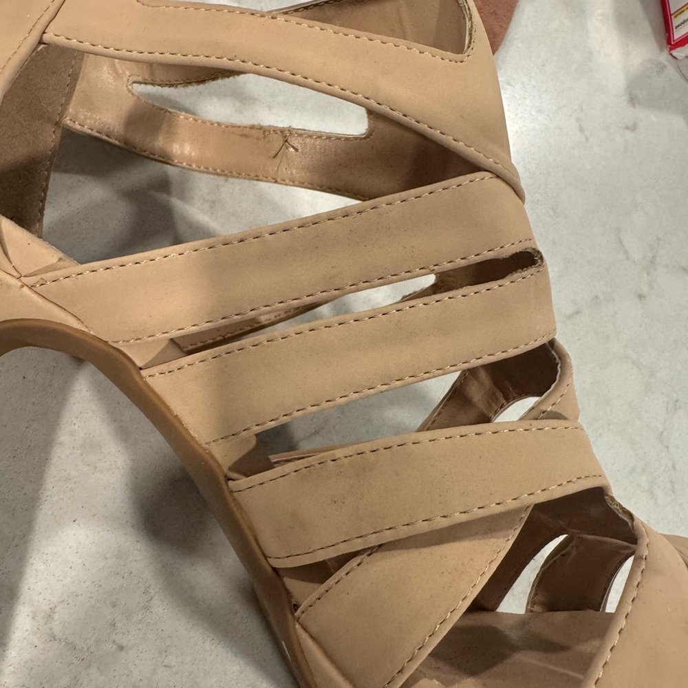 Heels - Picture 6 of 10